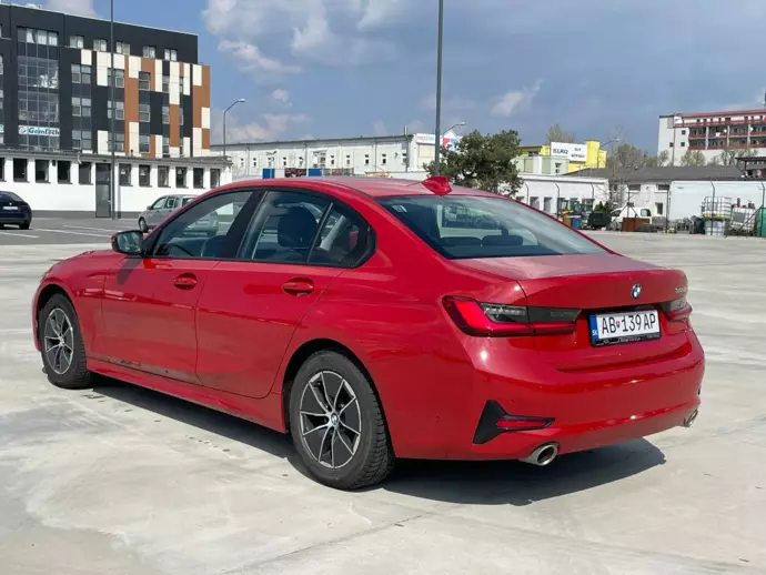 rental BMW 320i 320i AT photo 3